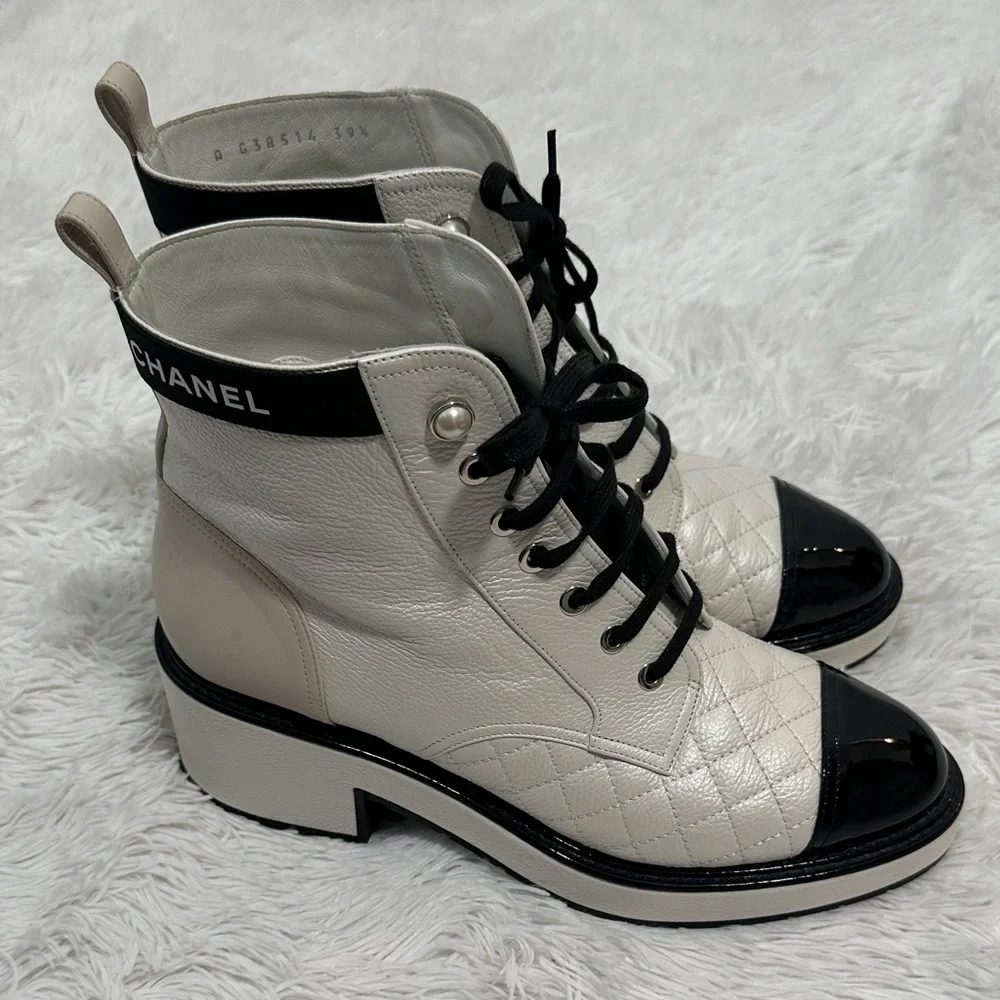 ❤️ AUTHENTIC! Chanel White Leather Lace Up Boots with Faux Pearl Detail